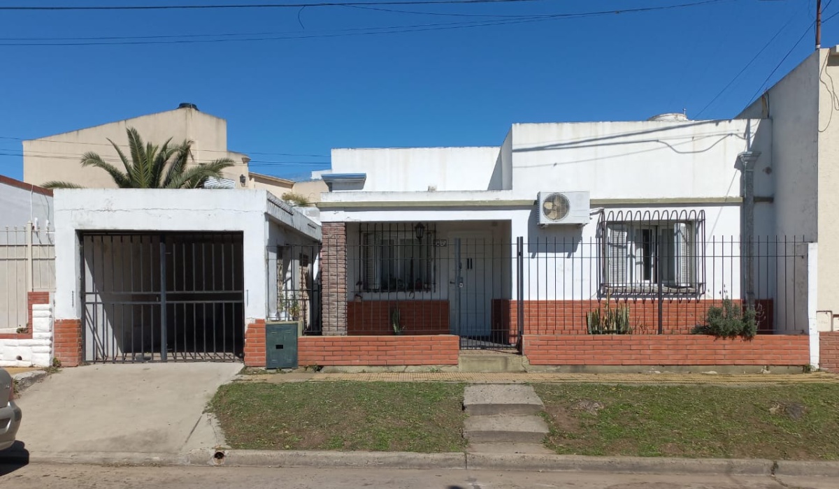 Juan B justo 900, Luján, Buenos Aires, 2 Habitaciones Habitaciones,2 BathroomsBanos,Casa,En Venta,Juan B justo,1472