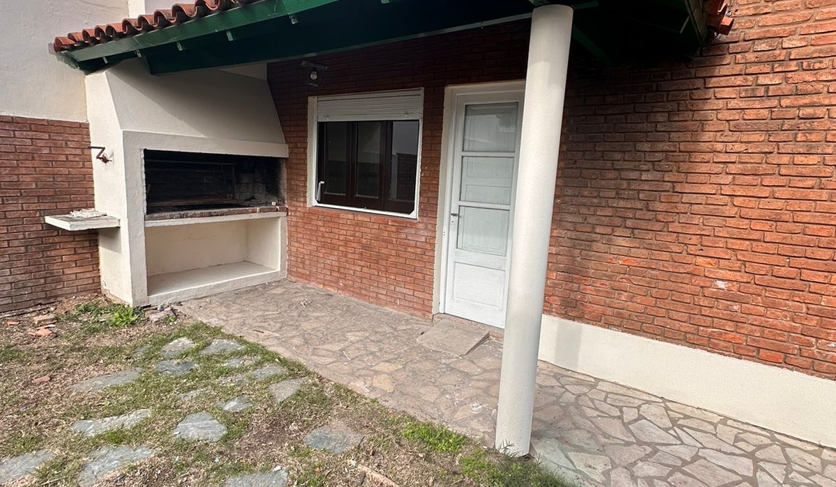 Guemes y Mitre, Luján, Buenos Aires, 3 Habitaciones Habitaciones,2 BathroomsBanos,Casa,En Venta,Guemes y Mitre,1488